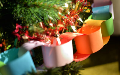 A Crafty Countdown: Creating a Paper Chain Calendar to Christmas!