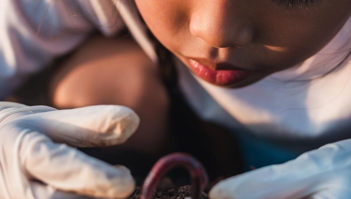 Compost Magic with Florence: Turn Kitchen Scraps into Garden Gold!